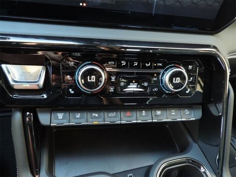 Certified 2025 GMC Sierra 2500 AT4X image 29