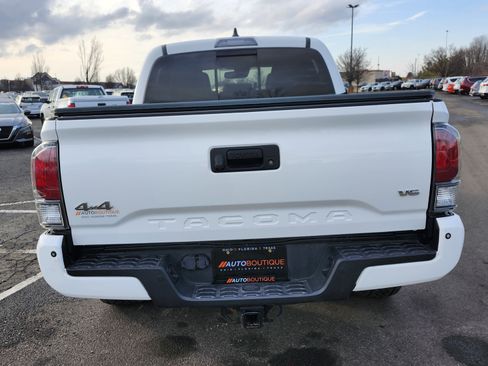 Used 2020 Toyota Tacoma Limited image 19