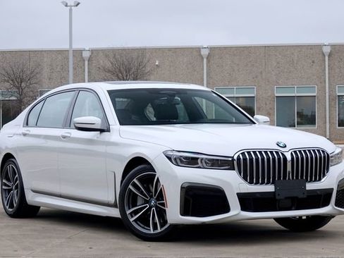 Used 2021 BMW 740i w/ M Sport Package image 1