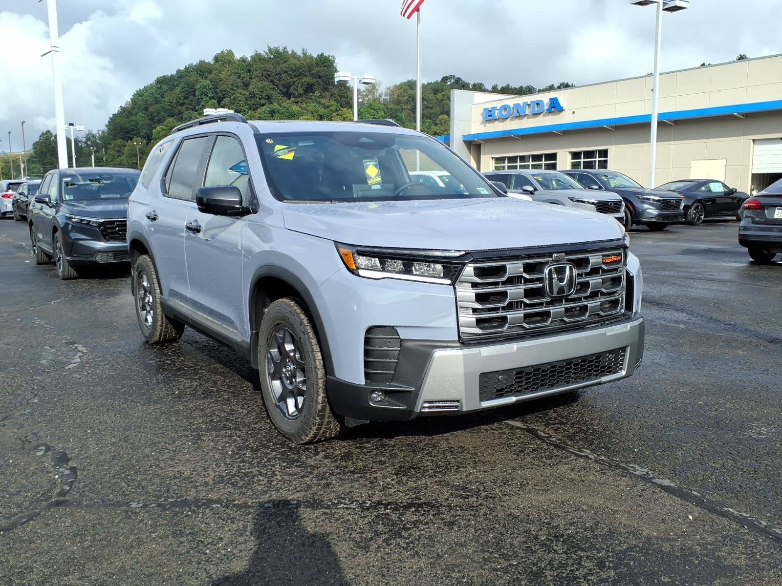New 2026 Honda Pilot TrailSport image 2