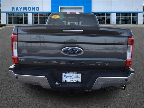 Used 2019 Ford F250 XLT w/ XLT Premium Package image 4