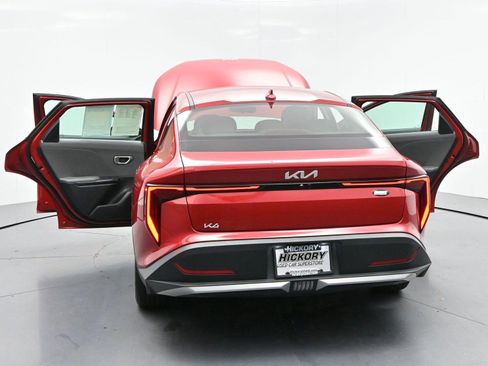 Used 2025 Kia K4 FWD image 38