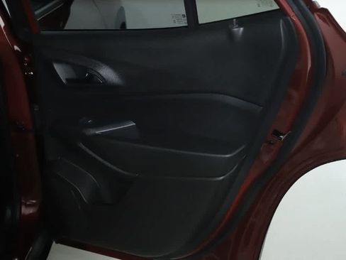 Used 2024 Chevrolet Trax LS w/ LS Convenience Package FWD image 29