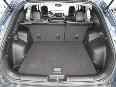 Used 2021 Jeep Cherokee Latitude Lux image 23