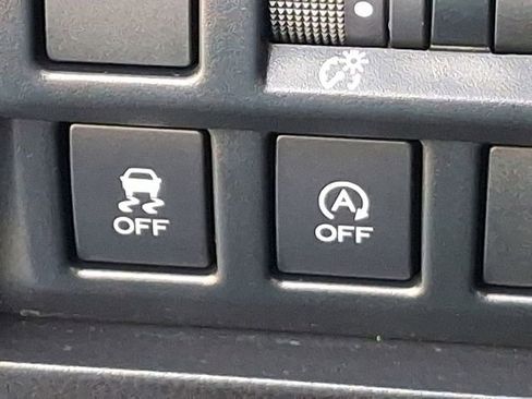 Used 2023 Subaru Crosstrek 2.0i Premium image 24