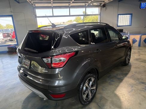 Used 2018 Ford Escape SEL w/ Canadian Touring Package FWD image 9