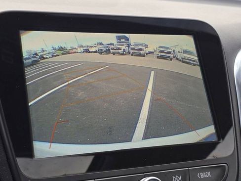 Used 2018 Chevrolet Equinox LT w/ Sun & Infotainment Package FWD image 6