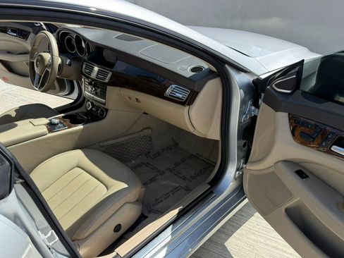 Used 2014 Mercedes-Benz CLS 550 w/ Premium 1 Package image 15