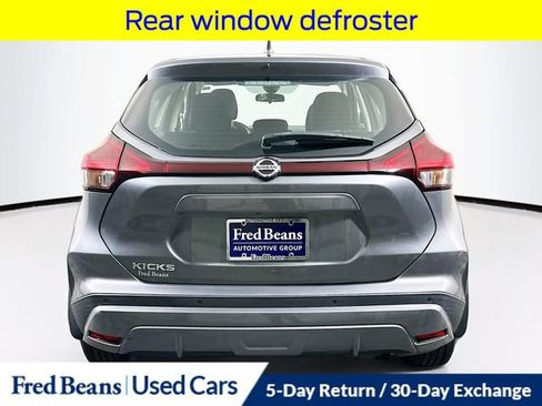 Used 2021 Nissan Kicks S image 8