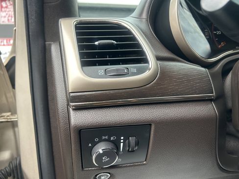 Used 2014 Jeep Grand Cherokee Summit image 30