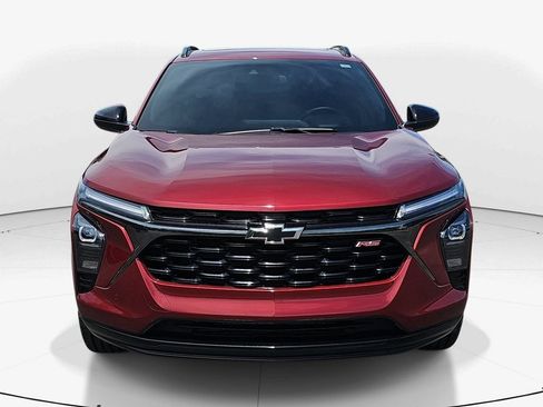 Used 2024 Chevrolet Trax RS w/ Sunroof Package FWD image 12