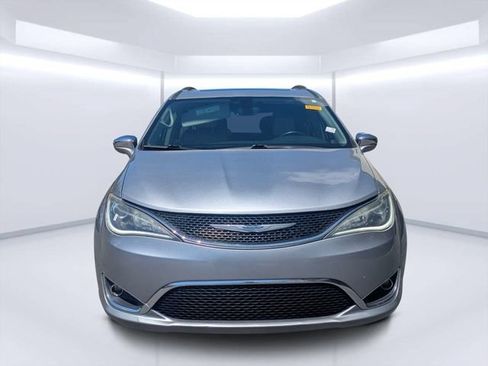 Used 2020 Chrysler Pacifica Limited FWD image 8