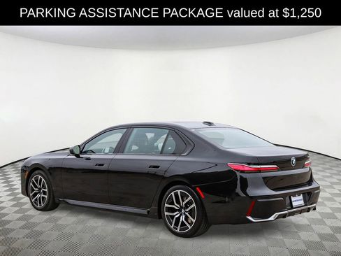 Used 2023 BMW 740i w/ Executive Package RWD image 8