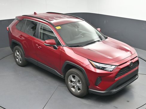 Certified 2025 Toyota RAV4 XLE image 33