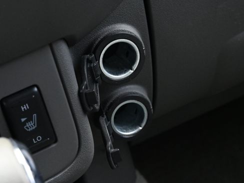 Used 2014 Nissan Frontier SV w/ SV Value Truck Package RWD image 21