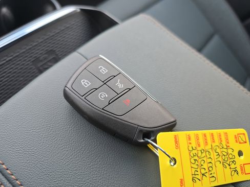 New 2026 GMC Terrain AT4 w/ LPO, Floor Liner Package image 34