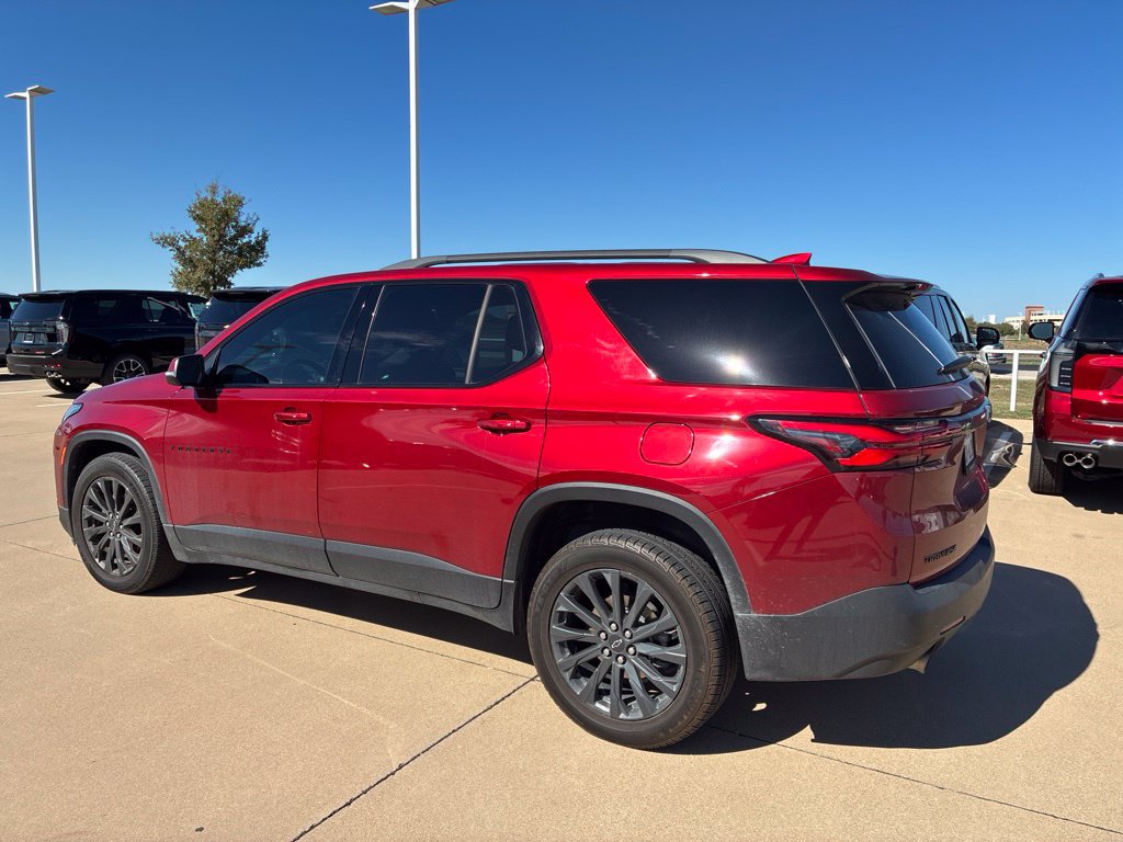 Used 2023 Chevrolet Traverse RS w/ LPO, Floor Liner Package FWD image 3
