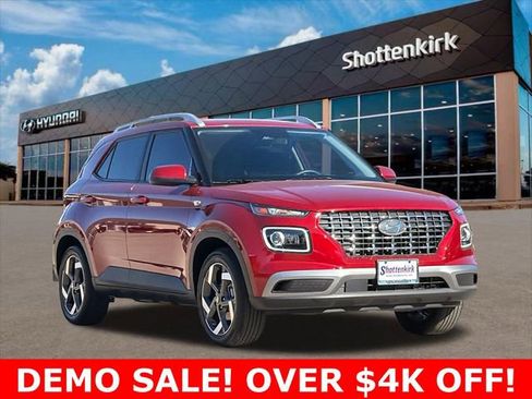 Certified 2025 Hyundai Venue Limited image 3