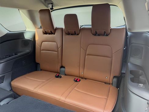 Certified 2025 Nissan Pathfinder Platinum w/ Cargo Package image 9