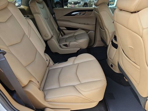 Used 2019 Cadillac Escalade Platinum AWD/4WD image 23