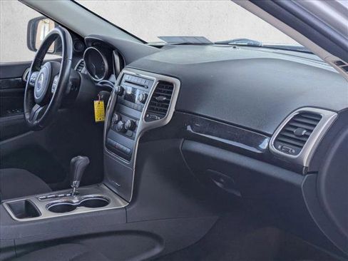 Used 2011 Jeep Grand Cherokee Laredo AWD/4WD image 19