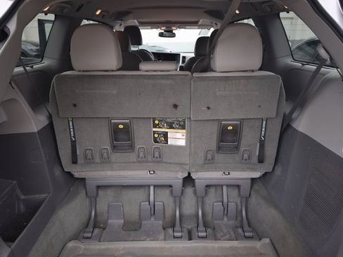 Used 2018 Toyota Sienna AWD image 13