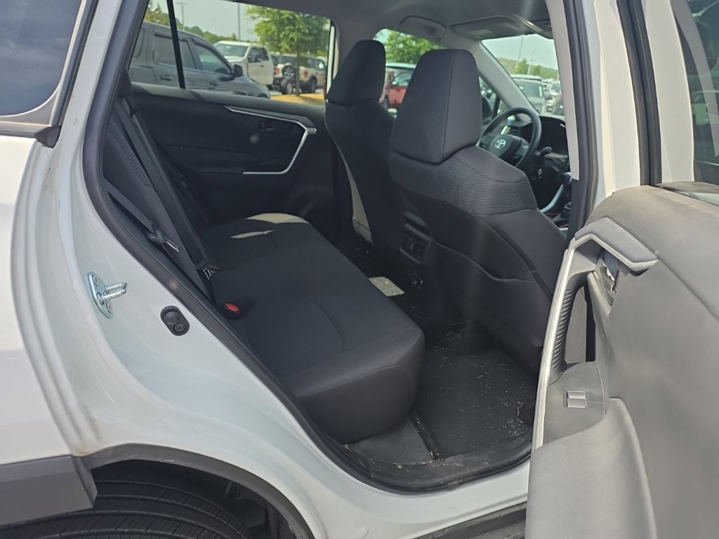 Used 2024 Toyota RAV4 LE FWD image 15