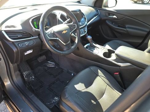 Used 2017 Chevrolet Volt Premier w/ Driver Confidence II Package FWD image 12