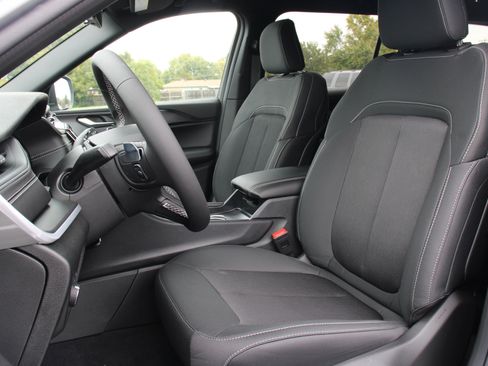 New 2025 Jeep Grand Cherokee L Laredo image 5