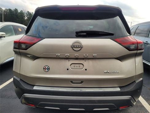 Used 2023 Nissan Rogue SL w/ SL Premium Package image 3