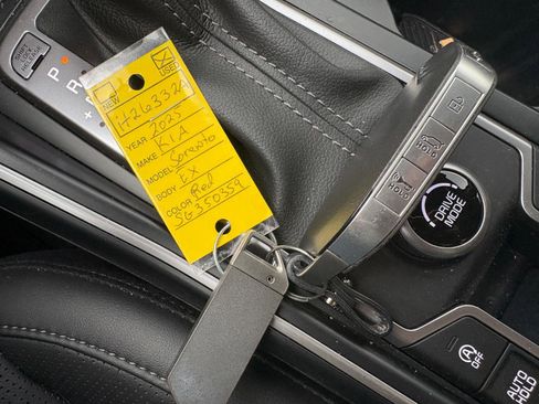 Used 2025 Kia Sorento EX w/ Panoramic Sunroof Package FWD image 45