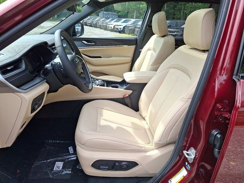 New 2025 Jeep Grand Cherokee Limited w/ Trailer Tow Package image 8