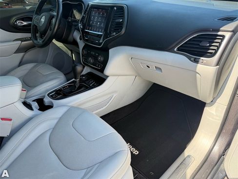 Used 2019 Jeep Cherokee Limited w/ Luxury Group image 29