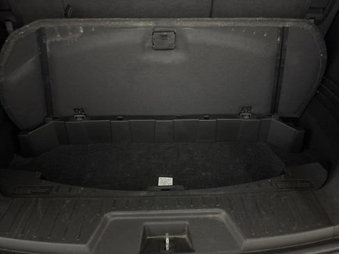 Used 2012 Chevrolet Traverse LT FWD image 12