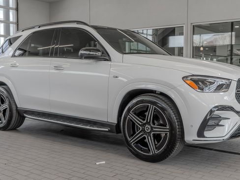 Certified 2025 Mercedes-Benz GLE 450e 4MATIC image 12