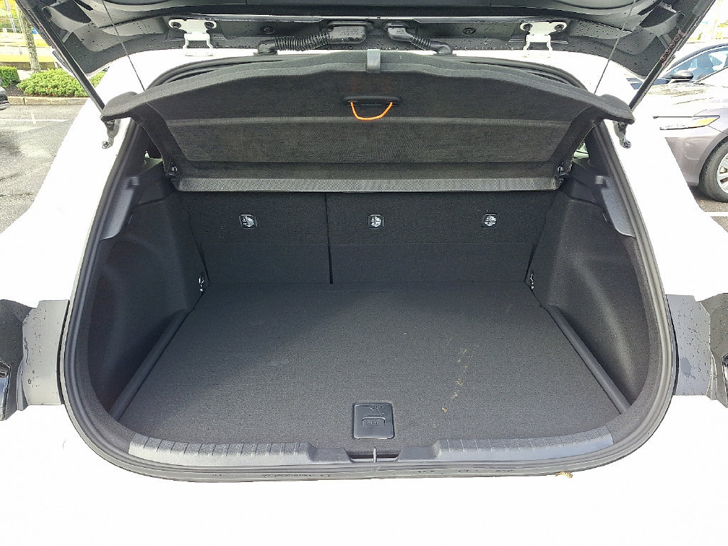 Used 2027 Toyota Corolla XSE FWD image 29