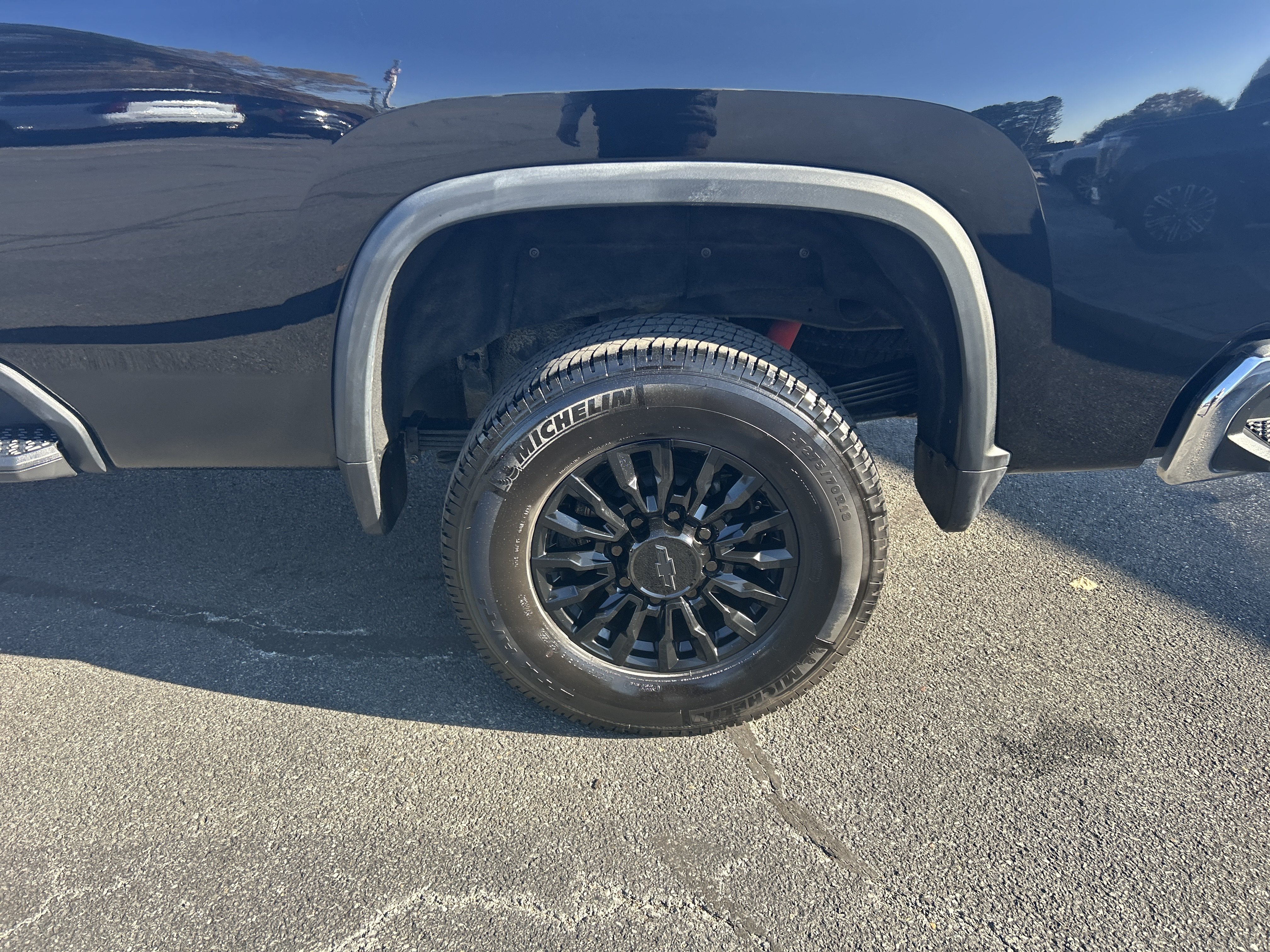 Used 2024 Chevrolet Silverado 2500 LT AWD/4WD image 7