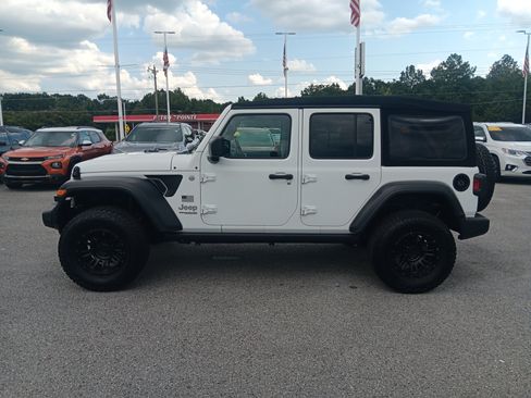 Used 2020 Jeep Wrangler Unlimited Sport AWD/4WD image 3
