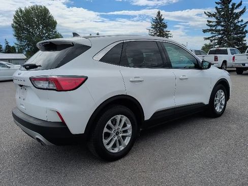 Used 2022 Ford Escape SE FWD image 3