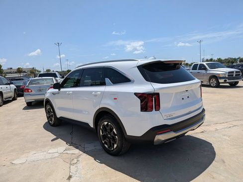 Certified 2026 Kia Sorento S FWD image 6