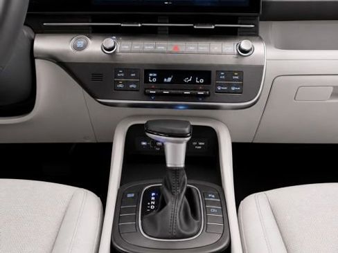 Used 2025 Hyundai Kona SEL AWD/4WD image 25