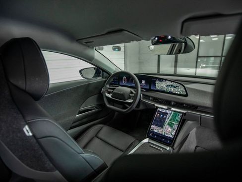 Used 2025 Lucid Air Touring AWD/4WD image 15