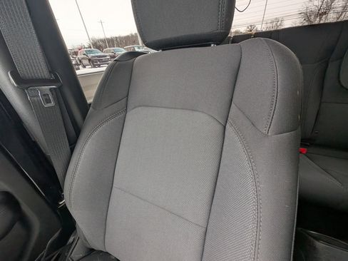 Used 2018 Jeep Wrangler Sport S image 13