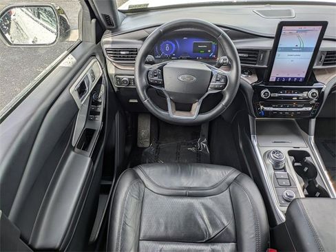 Used 2022 Ford Explorer Platinum w/ Technology Package image 20