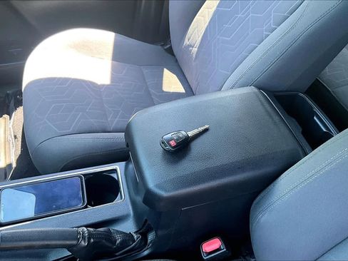 Used 2019 Toyota Tacoma TRD Sport AWD/4WD image 14