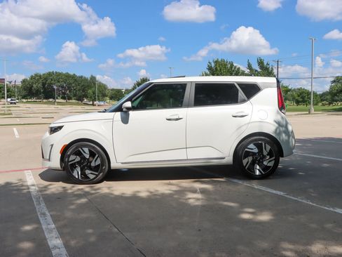 Used 2023 Kia Soul GT-Line FWD image 4