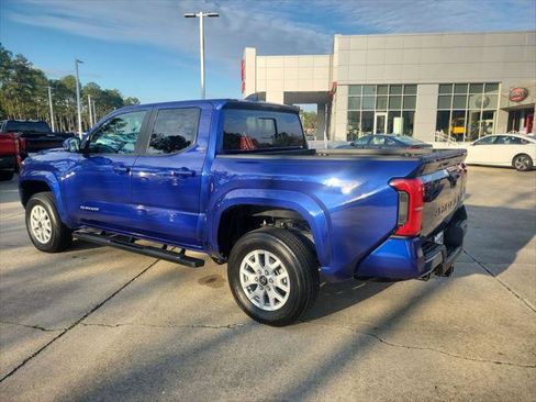 Certified 2025 Toyota Tacoma SR5 image 3