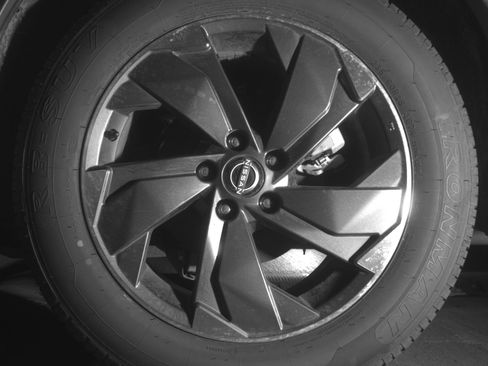 Used 2025 Nissan Rogue SV FWD image 14