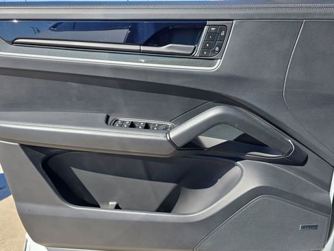 Certified 2024 Porsche Cayenne S image 21