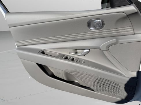 New 2026 Hyundai Elantra SEL Sport FWD image 19